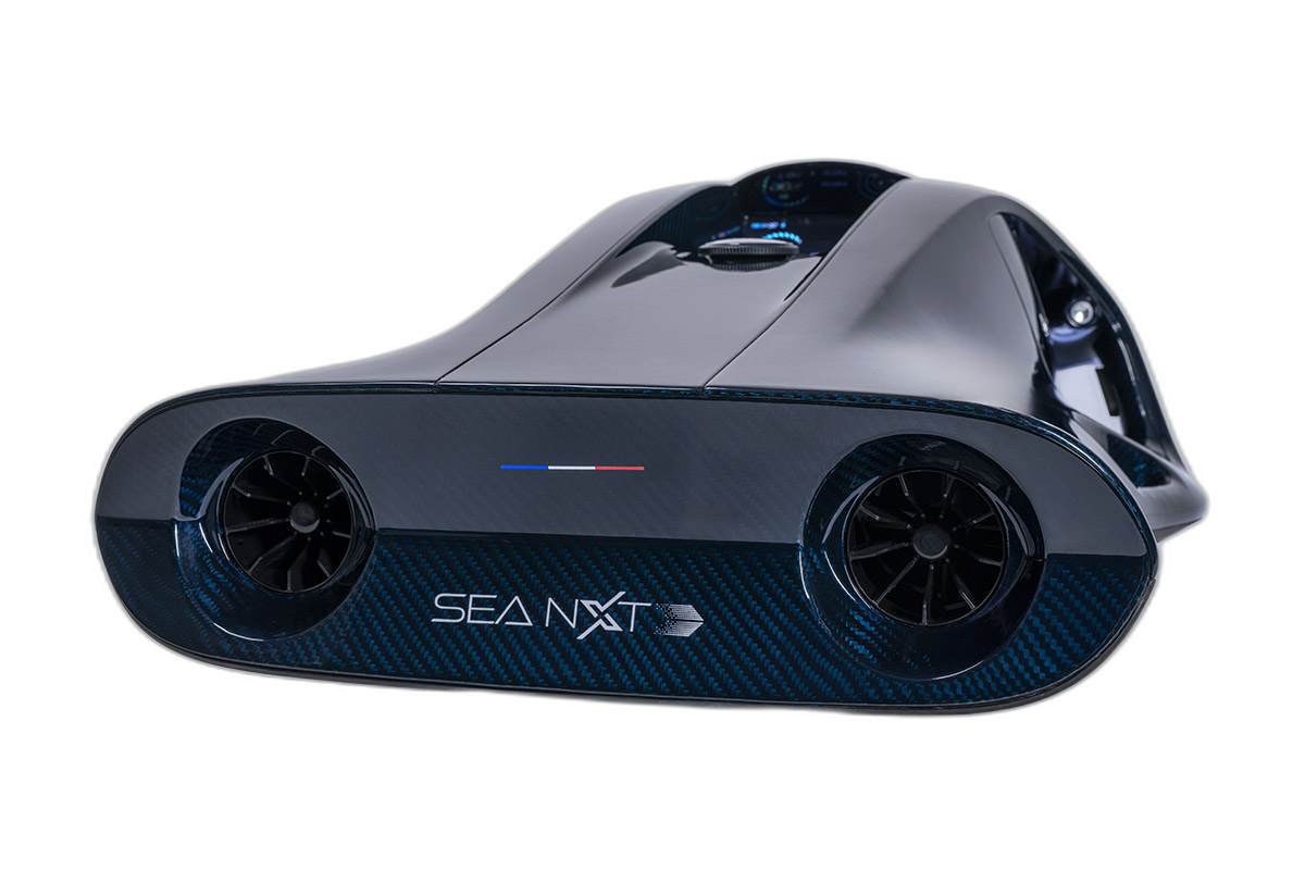 Scooter submarino Sea NXT Elite RS mostrando la pantalla LCD y el área de agarre